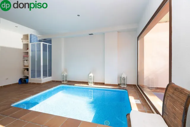 ESPECTACULAR CASA ADOSADA CON PISCINA INDEPENDIENTE — 47