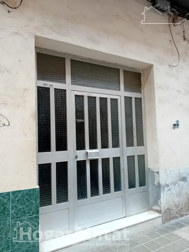 ¡GRAN OPORTUNIDAD DE INVERSIÓN! REFORMADO Y AMPLIO DE 5 DORMITORIOS CERCA DE AV. DEL CID — 20