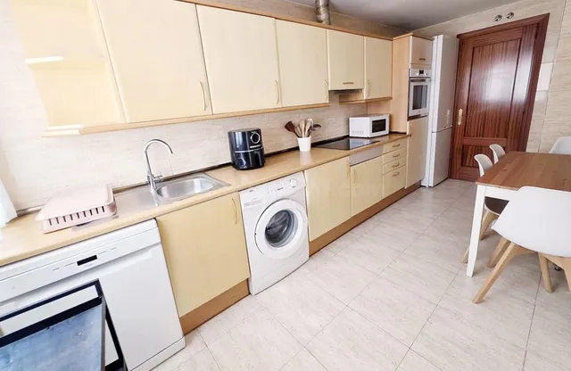 ¡CHICAS ESTUDIANTES! PISO DE TRES habitaciones EN ALQUILER, CON PLAZA DE GARAJE EN VILLANUEVA DE LA CAÑADA — 7