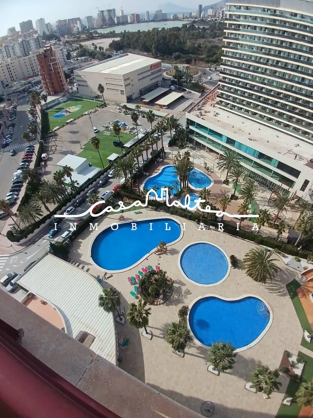Ático en venta en edificio Coral Beach, Calpe. - foto 2