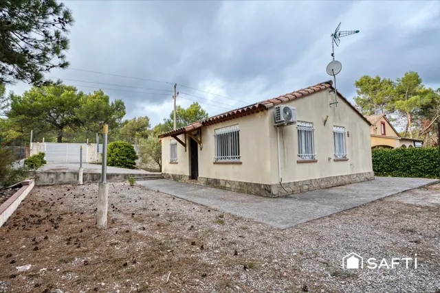 Casa con potencial ubicada en parcela 1000 m² Querol - foto 2