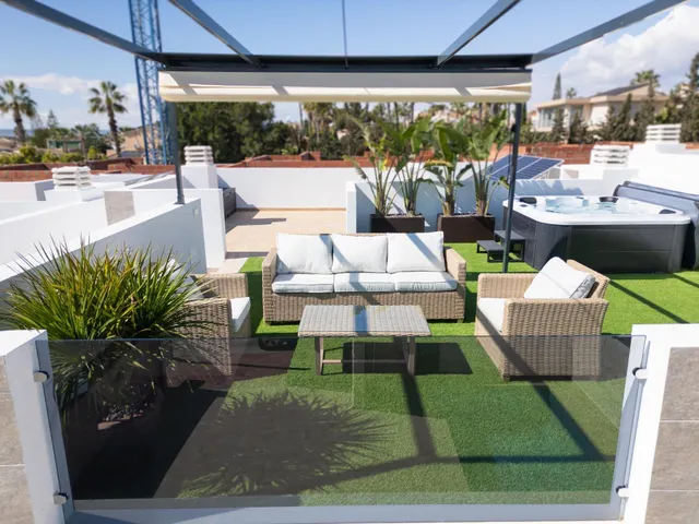 Villas de Obra Nueva con Piscina Privada en Oasis de la Mari - foto 3