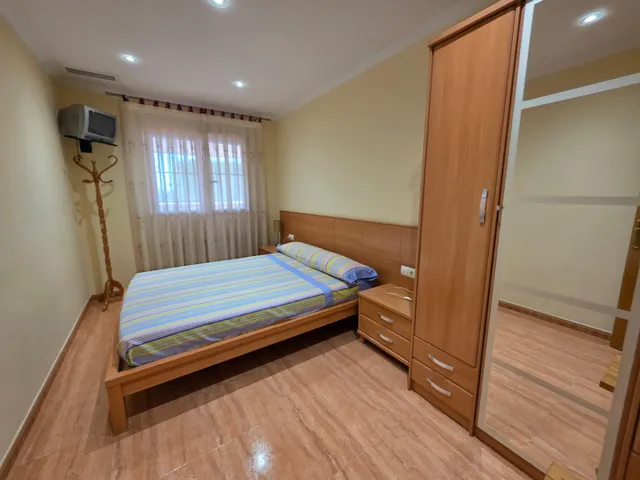 Chalet con piscina, casa de invitados y nave de 300 m2 a 1 km de Elche — 42