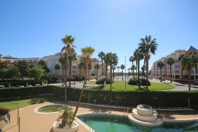 Apartamento con 2 suites y terraza en Residencial El Faro, Isla Canela — 6