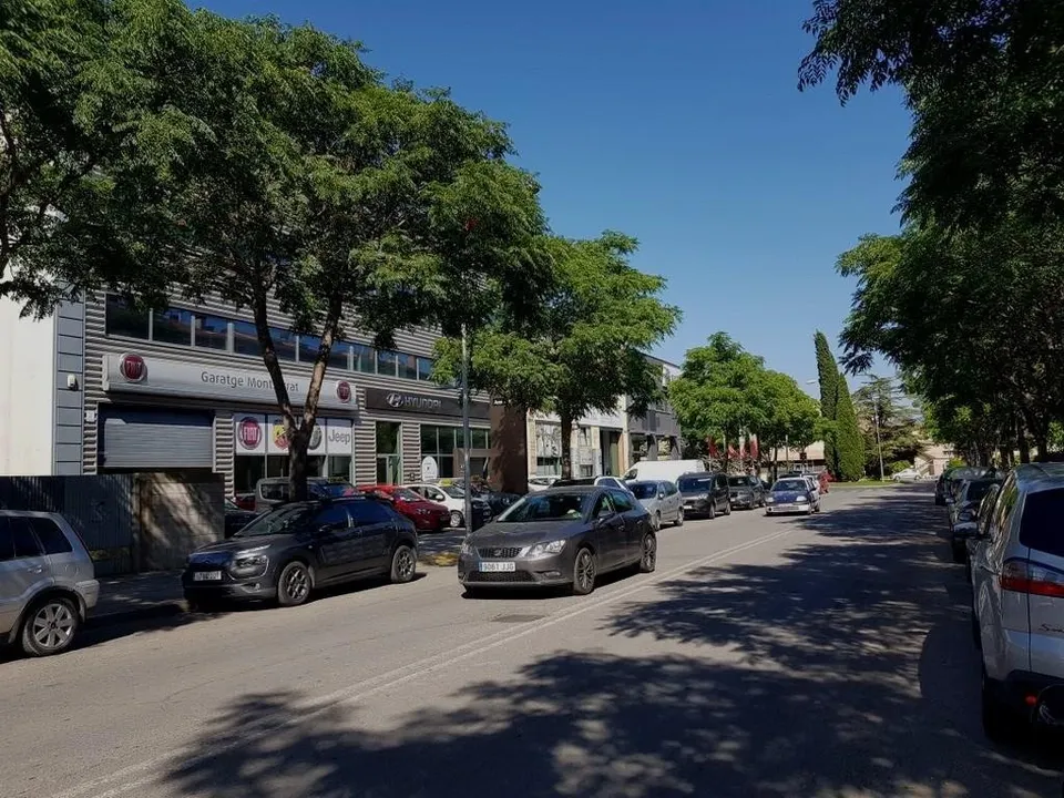 LOCAL COMERCIAL EN VENDA A IGUALADA - TERRASSA 101m2