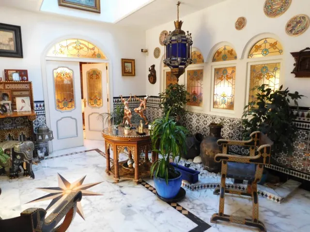 Venta - villa de lujo - Torrevieja - 6 dormitorios - 5 baños - 328 m2 - parcela 1066 m2 - piscina - garaje — 6