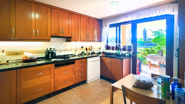 Villa en venta en Playa Almardà — 30