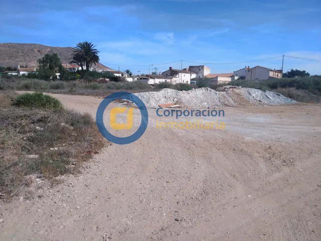 ESTUPENDA PARCELA PARA VIVIENDA — 4