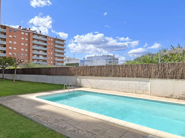 Tu nuevo hogar en Tarragona te espera: amplio, luminoso, con terraza y piscina! — 28