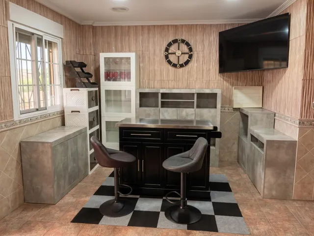 Estupendo triplex en zona campo de futbol — 7