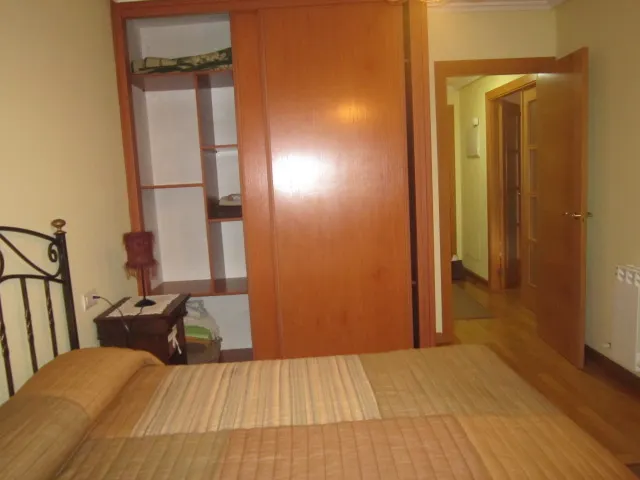 SE VENDE APARTAMENTO AMUEBLADO, SEMINUEVO, COCINA AMERICANA, - foto 2