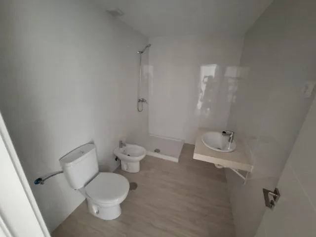 apartamento reformado  con vistas laterales al mar en los boliches — 5