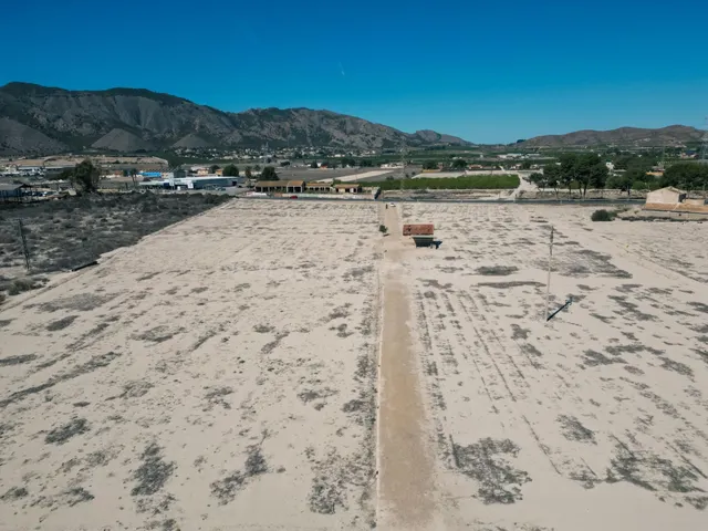 TERRENO CON MÁS DE 27.000M2 EN ORIHUELA- PÓLIGONO REDOVÁN. - foto 4