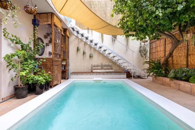 Casa unifamiliar en venta con piscina privada, 5 dormitorios - foto 2