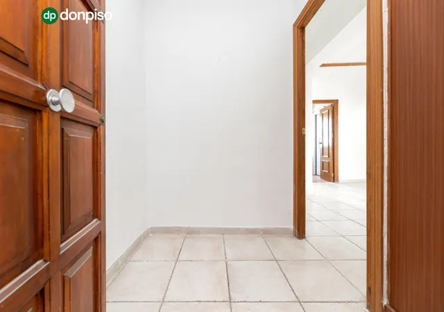 ☀️ Luz, balcón y ubicación: una oportunidad única en Acera de San Ildefonso — 7