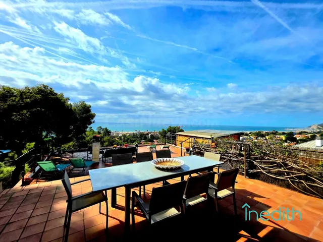 Bonita casa en urbanización exclusiva de Castelldefels, con  - foto 3