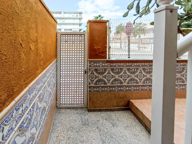 Planta baja con piscina y parking en primera linea de playa de Miramar — 25