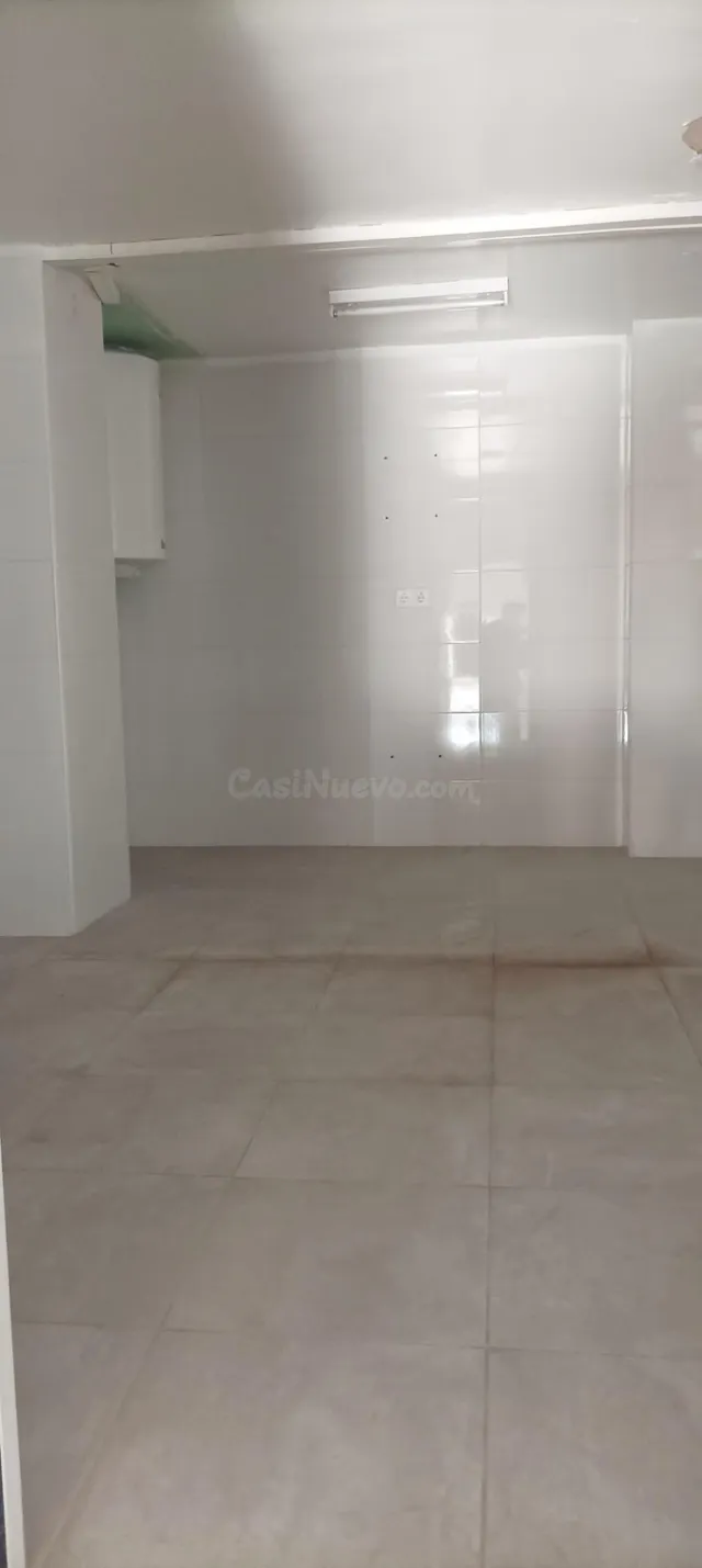 LOCAL COMERCIAL FRENTE COLEGIO — 4