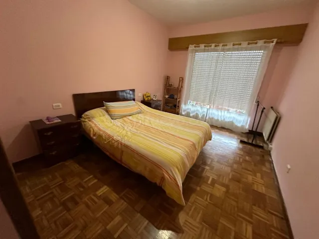 Piso de 113 m2 centro Ribadavia con garaje y trastero - foto 2
