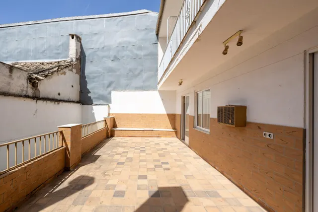 🏠 AMPLIO PISO EN EL CENTRO DE ALCALÁ LA REAL – 190 m2 CON TERRAZA Y OPCIÓN DE GARAJE — 33