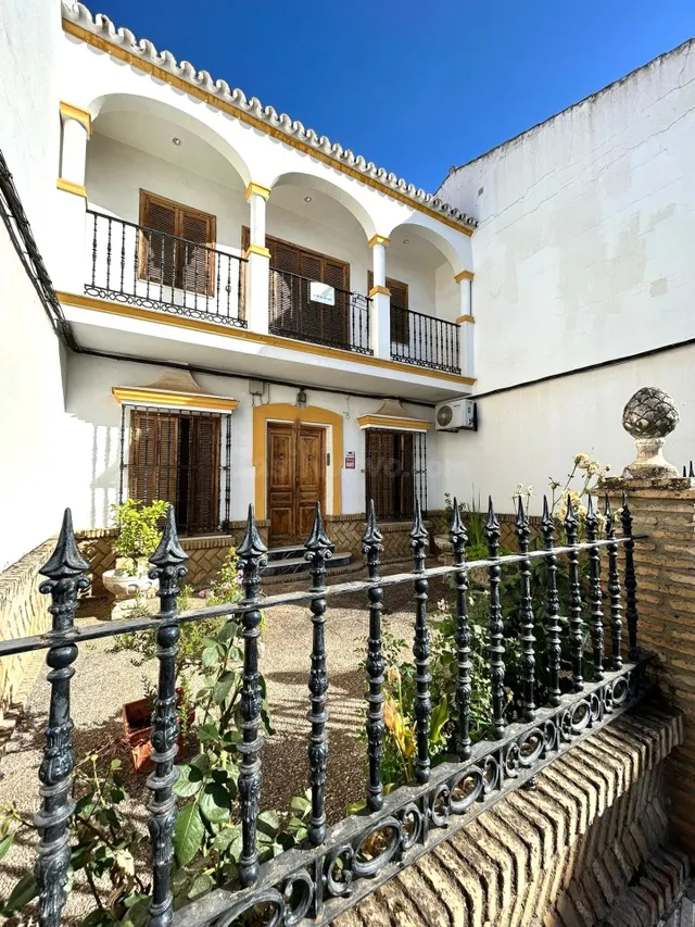 Casa en Alcolea del Río con 6 habitaciones, cochera y doble  - foto 2