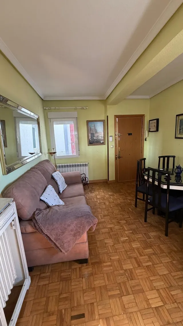 Oportunidad en calle alcala, piso de 3 dormitorios, 2 salones, 2 baños, terraza y ascensor. — 33