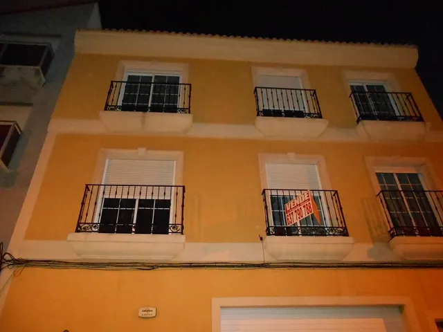 Ocasion vivienda de 2 plantas, terraza y local — 33