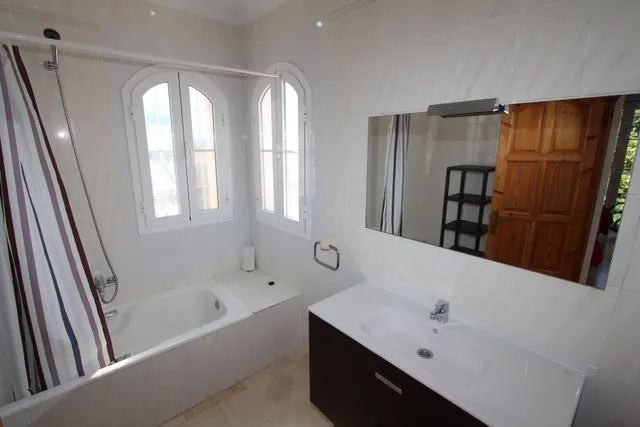 VILLA INDEPENDIENTE CON 4 habitaciones — 26