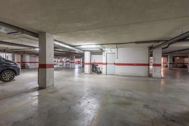 Amplia vivienda VPO con terraza, garaje y excelente ubicación junto a Avenida Juan Pablo II — 36