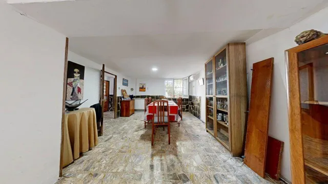 CASA UNIFAMILIAR de 170m2 útiles sobre parcela de 265m2. Distribuido en sótano con bodega, salón, cocina, dos baños, cuatro habitaciones y buhardilla diáfana — 11