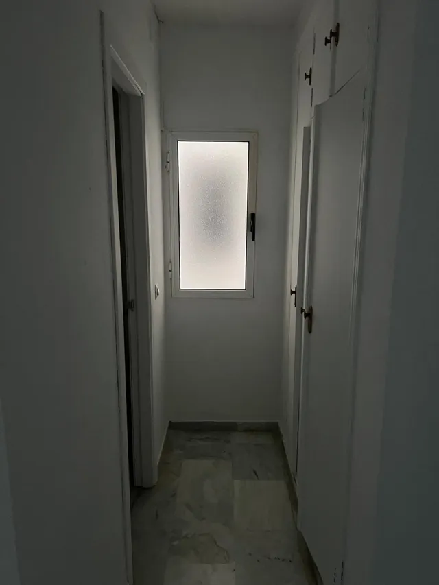 Los Remedios, Avda. República Argentina. Excelente vivienda de 3 habitaciones 2 baños se alquila. — 11