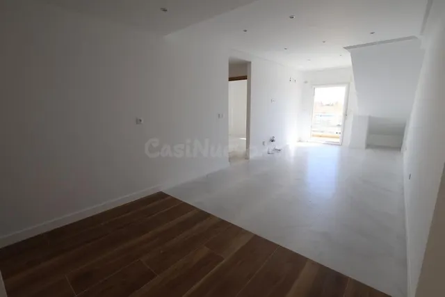 Ático reformado orientado al este en Cabo Roig con terraza p - foto 4
