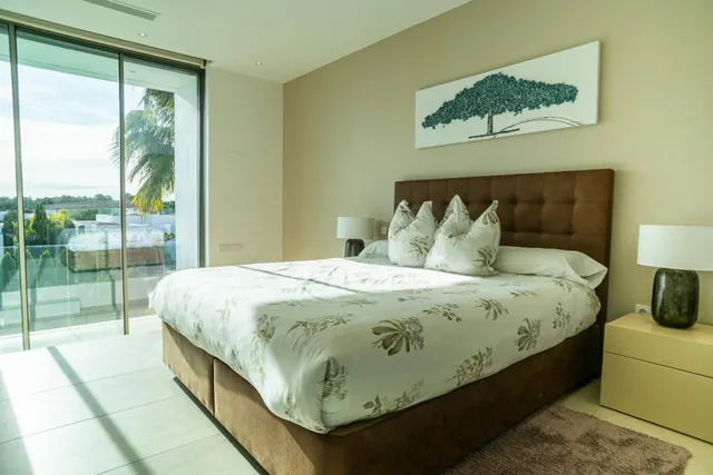 GRAN VILLA EN ORIHUELA COSTA, 4 HAB, 2 BAÑOS — 28