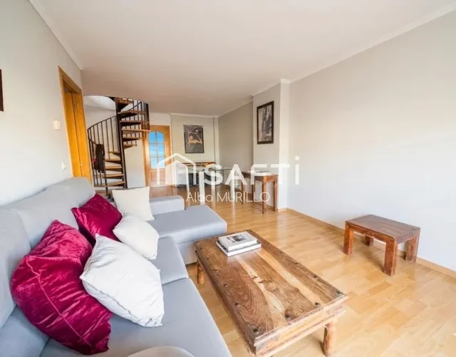 Bonito ático dúplex con balcón y terraza en La Girada, Vilaf - foto 4