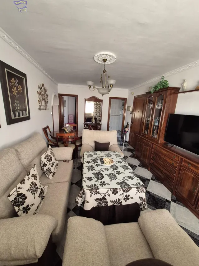 SE VENDE PISO EN ZONA DE JÉDULA - foto 5
