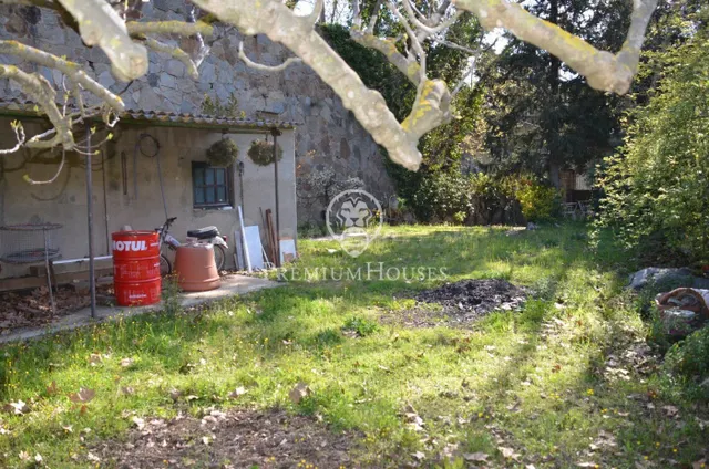Parcela plana con grandes posibilidades en Alella — 3
