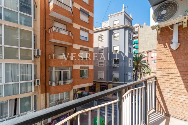 Amplio y Moderno Piso Reformado en el Corazón de Alicante — 26