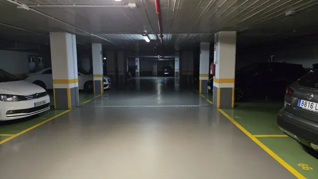 Piso con gran salón de 45 m2, garaje y trastero junto al Parque de Vioño — 48