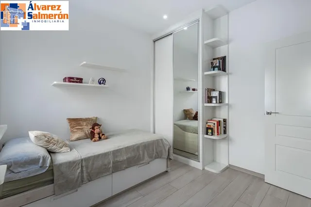 PISO COMPLETAMENTE REFORMADO EN CALLE RECOGIDAS — 27