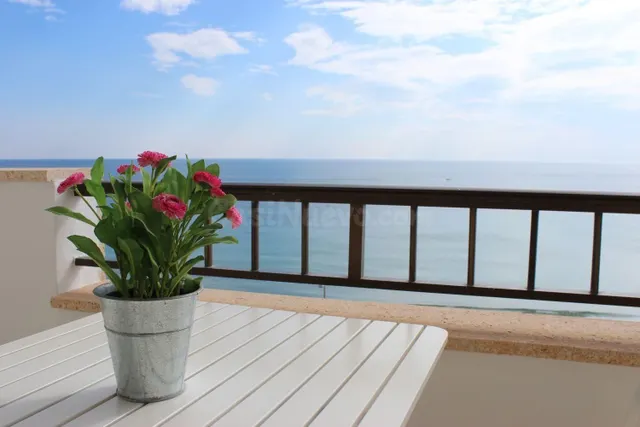 Exclusivo Apartamento Reformado con Vistas Panorámicas al Ma