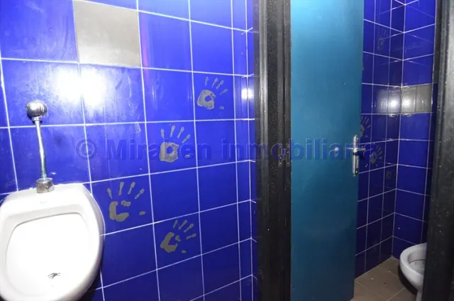 Local comercial en venta — 30