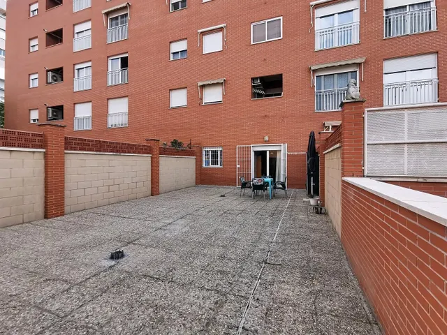 Piso con enorme terraza en Barrio de los Periodistas de Granada — 8