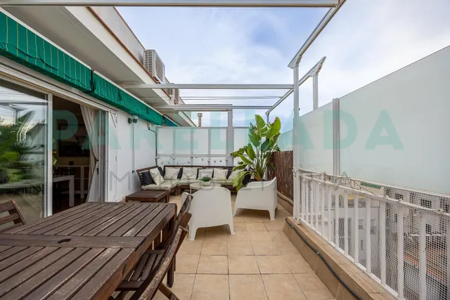 Ático exclusivo con dos terrazas y vistas al mar en el centro de Badalona — 9