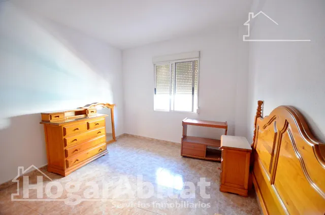 Alto, luminoso y exterior con balcón — 17