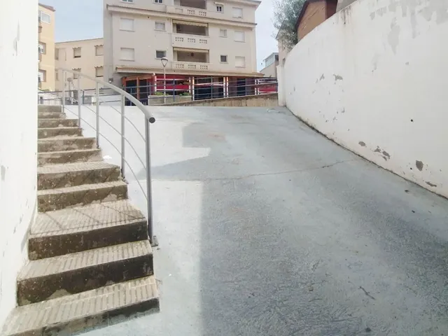 PARKING EN CUNIT MUY CERCA DE LA PLAYA — 13