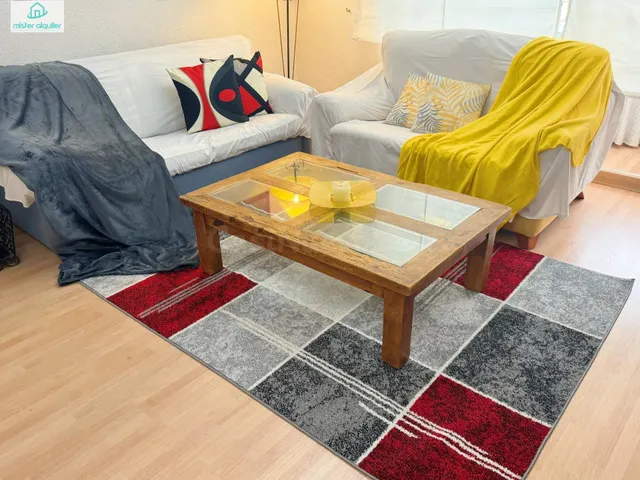 AMPLIO PISO DE TRES DORMITORIOS EN SAN BARTOLOMÉ, IDEAL PARA