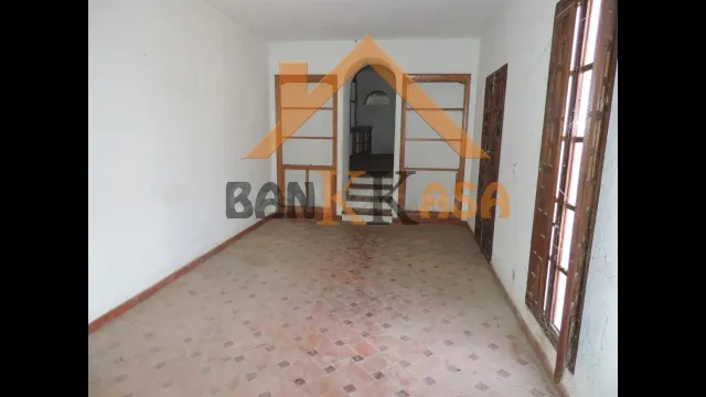 SE VENDE CASA ANTIGUA EN BERJA ZONA MERCADO DE ABASTOS — 4