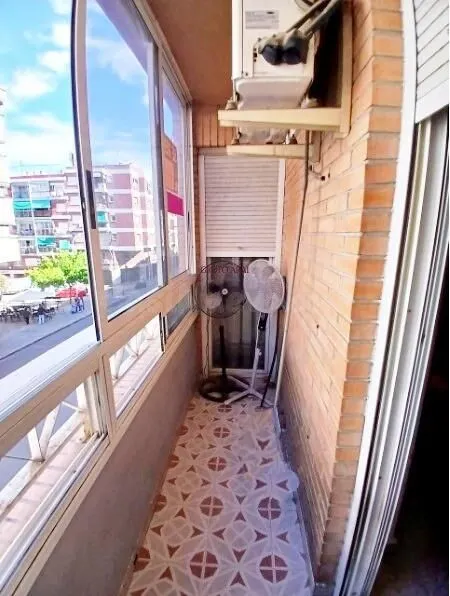 Vivienda luminosa y cómoda en Avenida de Novelda - foto 3