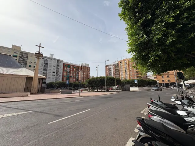 Local en Avda Valencia en venta con rentabilidad - foto 3