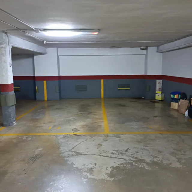 EN VENTA DOS PLAZAS DE GARAJE JUNTO AL MERCADO CENTRAL — 3